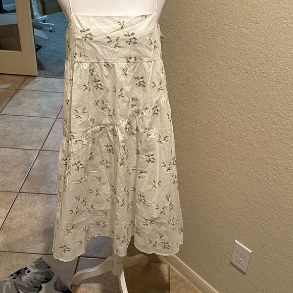 Urban Revio 8 Square Neck Tiered Midi Dress White Embroidered Floral Coquette - Picture 1 of 10